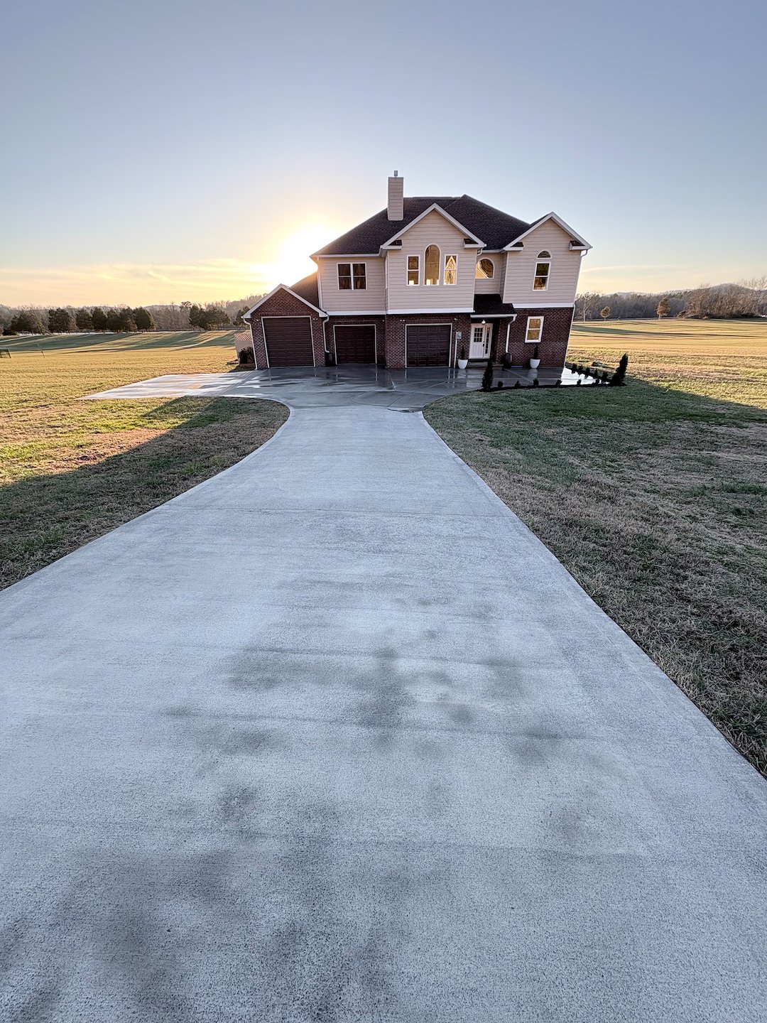 ✨ Luxury Exterior House Wash & Driveway Cleaning | Dayton, TN