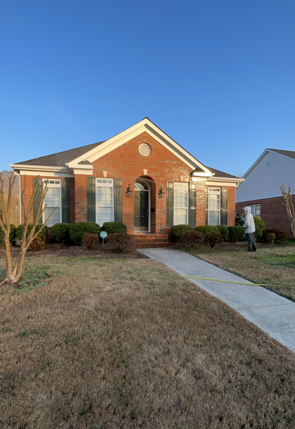 House washing and Sidewalk Cleaning in Red Bank, TN